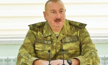 Askeri üniformayla duyuran Aliyev: Şuşa işgalden kurtarıldı, 28 yıl sonra ezan okunacak
