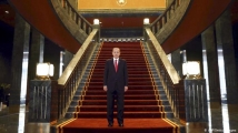 Türk halkı acı çekerken Erdoğan saraylar inşa ediyor