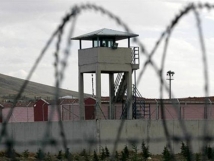 Cezaevlerinde Açlık Grevi ve Türk Polisi Dayanışmacıları Gözaltına Alıyor